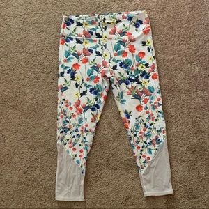 Fabletics 3/4 Length Powerhold Leggings